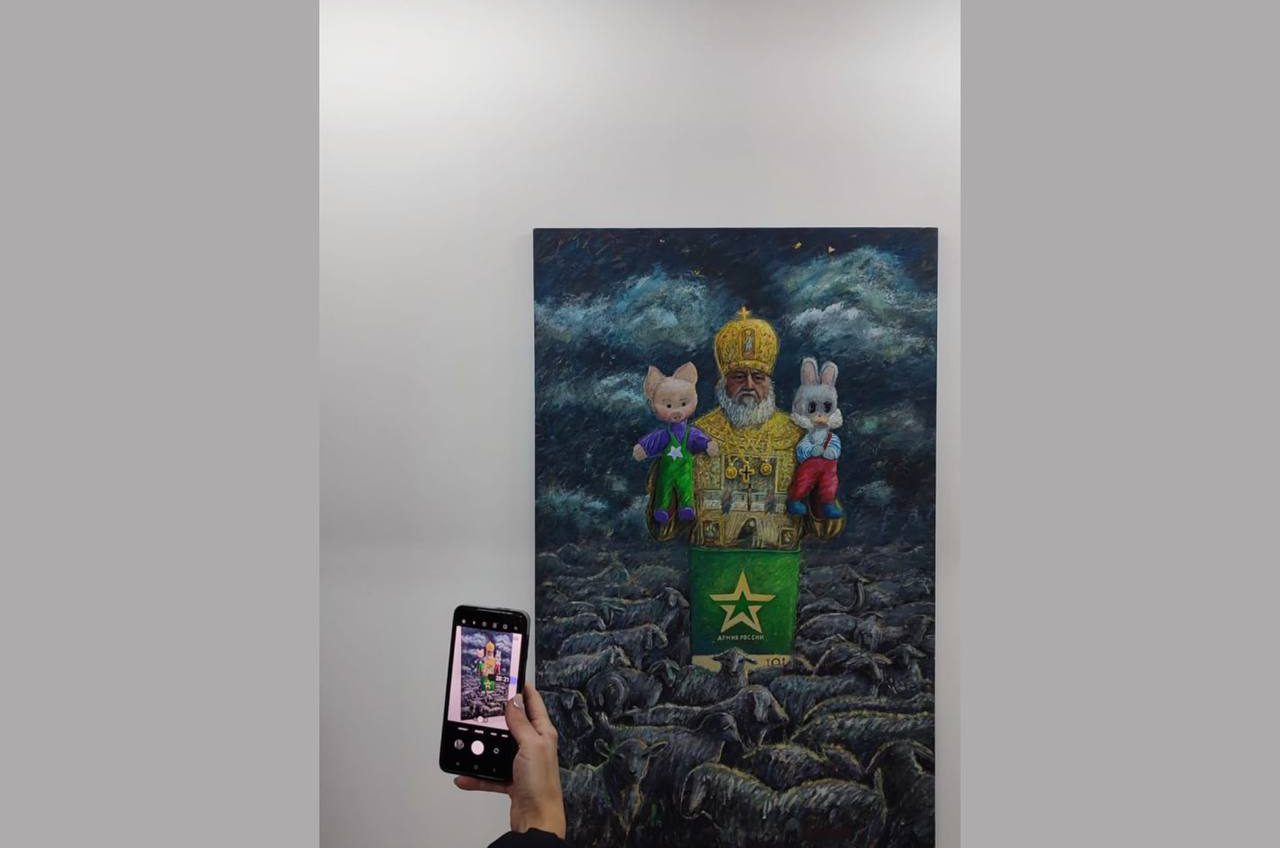 Одеський художник проводить у Кишиневі виставку робіт проти російської агресії (фото) «фото»