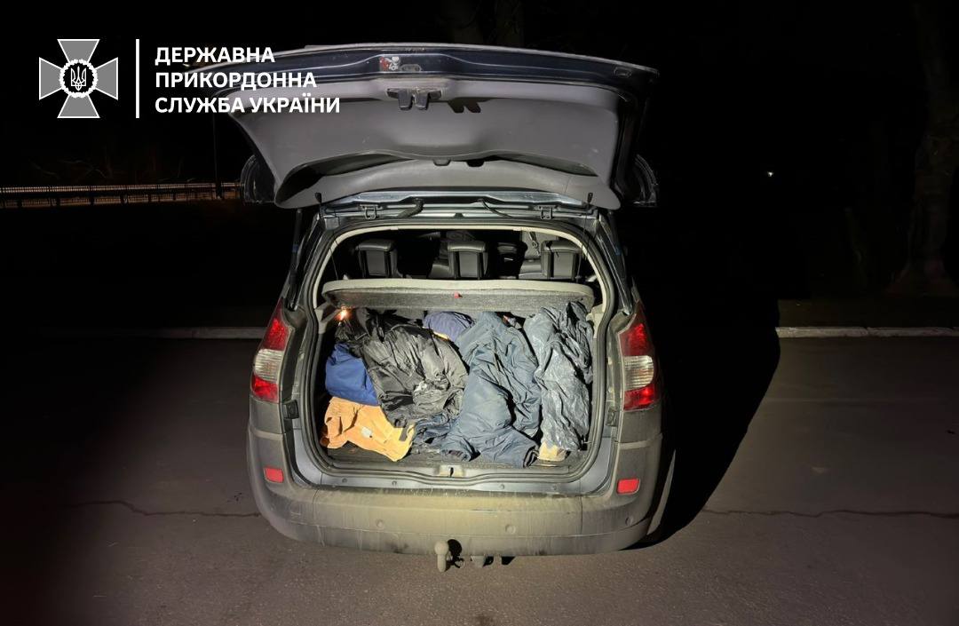 Через кордон у багажнику: на Одещині затримали винахідливого втікача (фото) «фото»