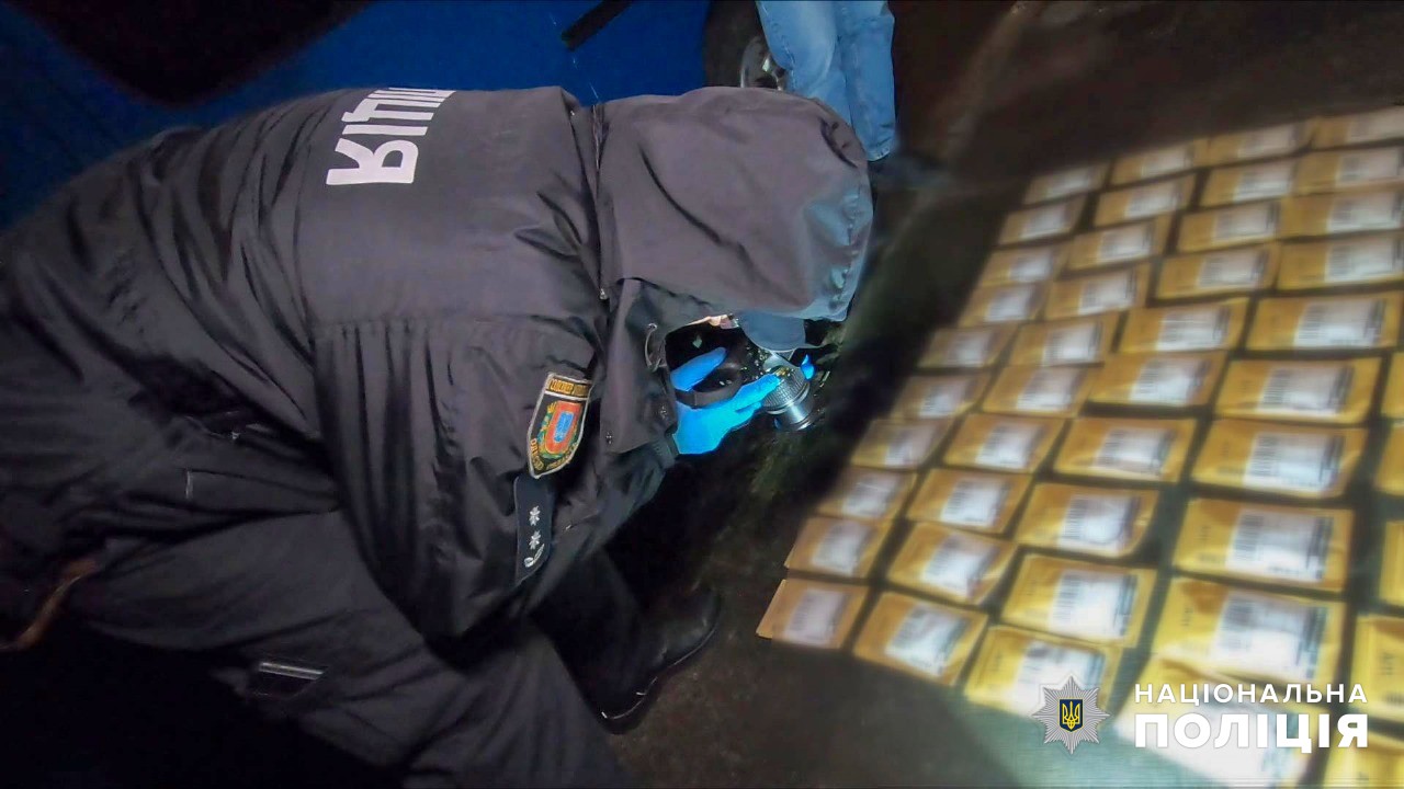 Поліцейські викрили в Одесі наркосиндикат з мільйонними прибутками  (фото, відео) «фото»