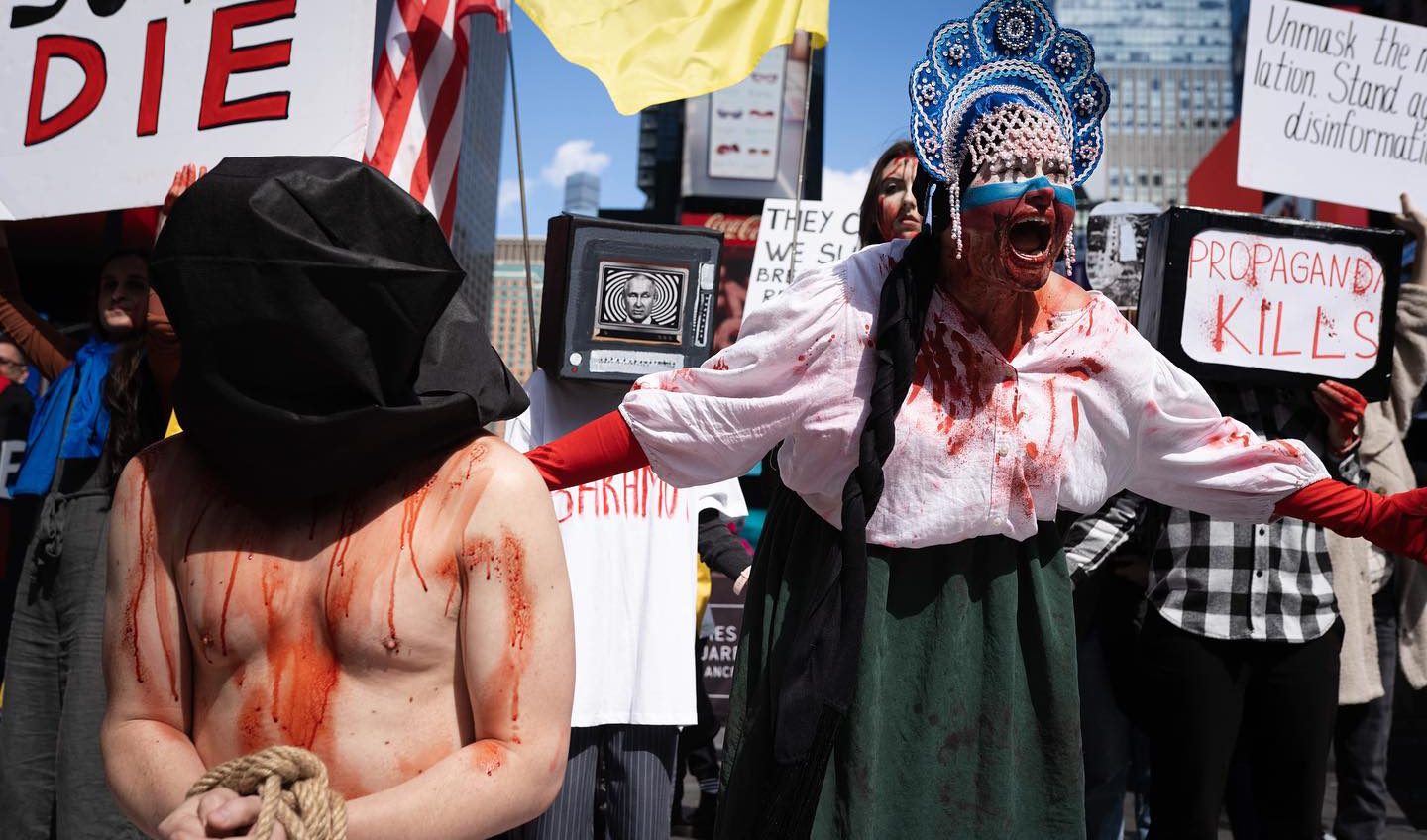 Погугли Одесу сьогодні: українці зіпсували російське свято в Нью-Йорку (фото) «фото»
