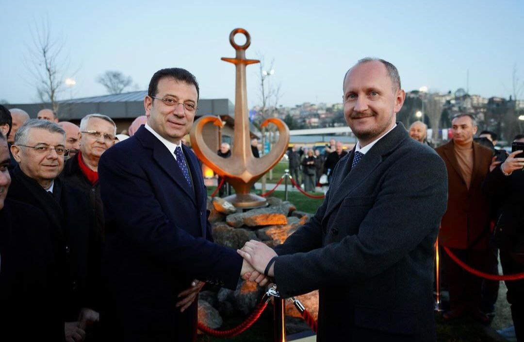 У Стамбулі встановили «лебедівський» символ Одеси «Якір-Серце» (фото) «фото»