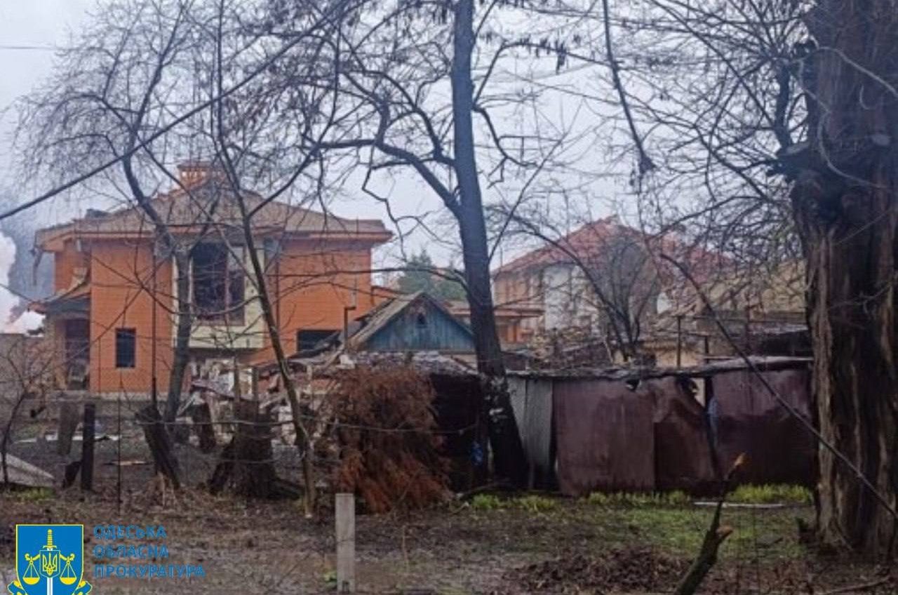 В Одесі від удару балістичної ракети загинули понад 10 людей, є багато постраждалих (фото, ОНОВЛЕНО) «фото»