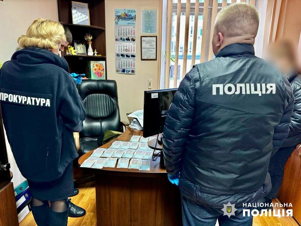 В Одесі на хабарі за видачу сертифіката підприємцю затримали держслужбовицю (фото) «фото»