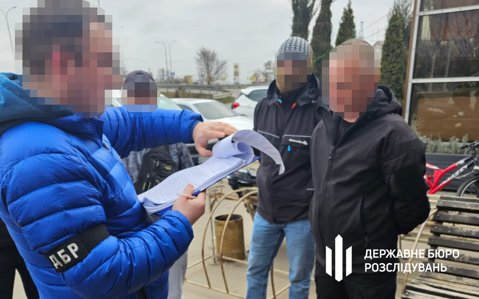 В Одесі поліцейського затримали під час отримання 50 тис. грн хабара (фото) «фото»