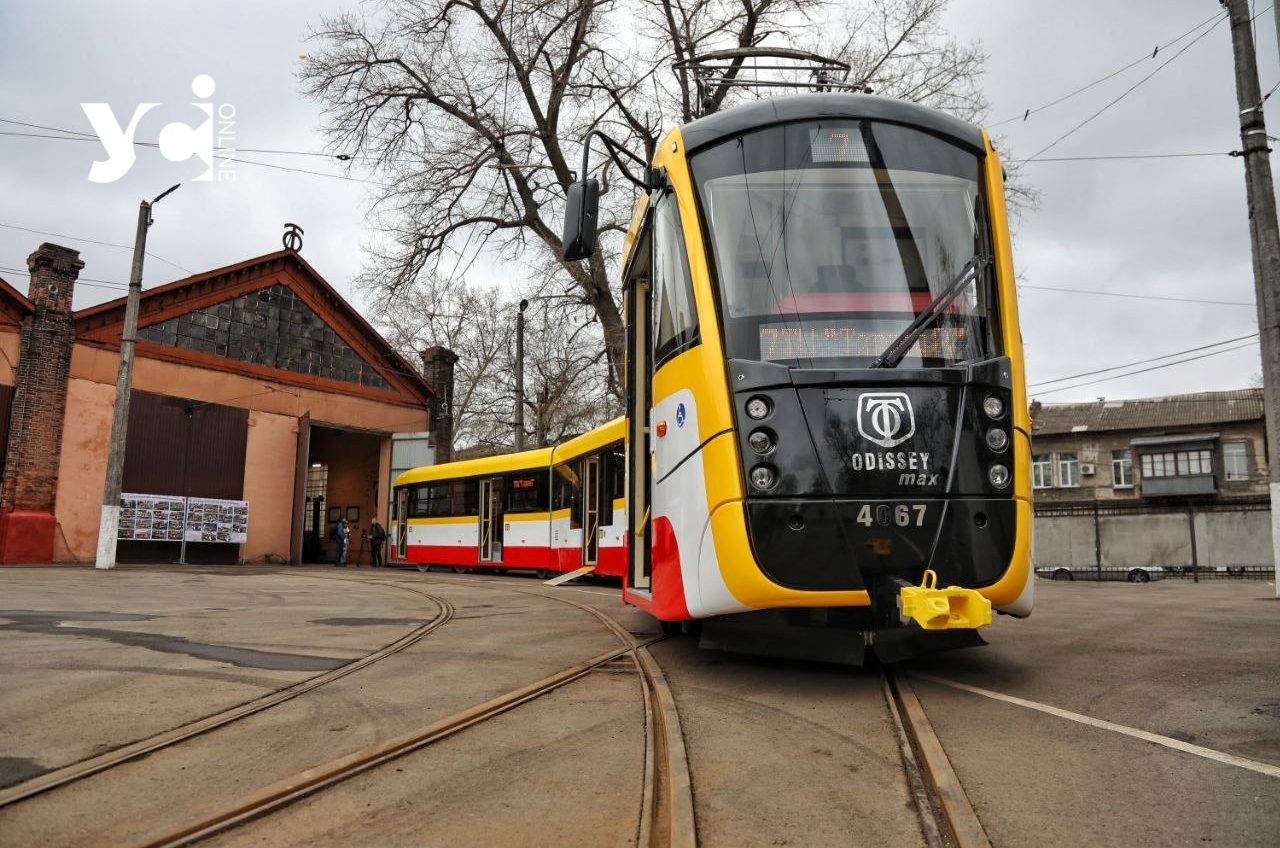Одеські трамваї та тролейбуси повертаються до депо: брак енергії після атаки росіян «фото»