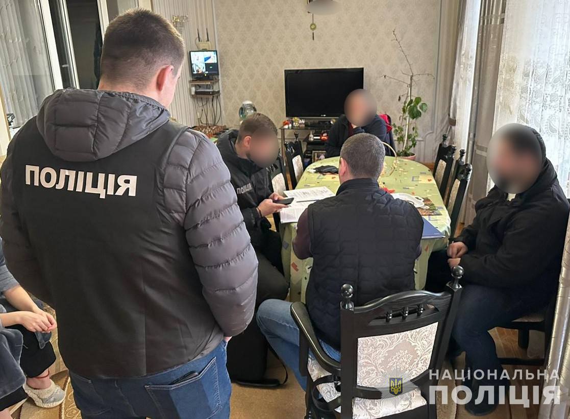 Корупційний скандал в Одеській мерії: посадовці отримували до півмільйона гривень в місяць на рекламі та переправляли ухилянтів за кордон (фото) «фото»