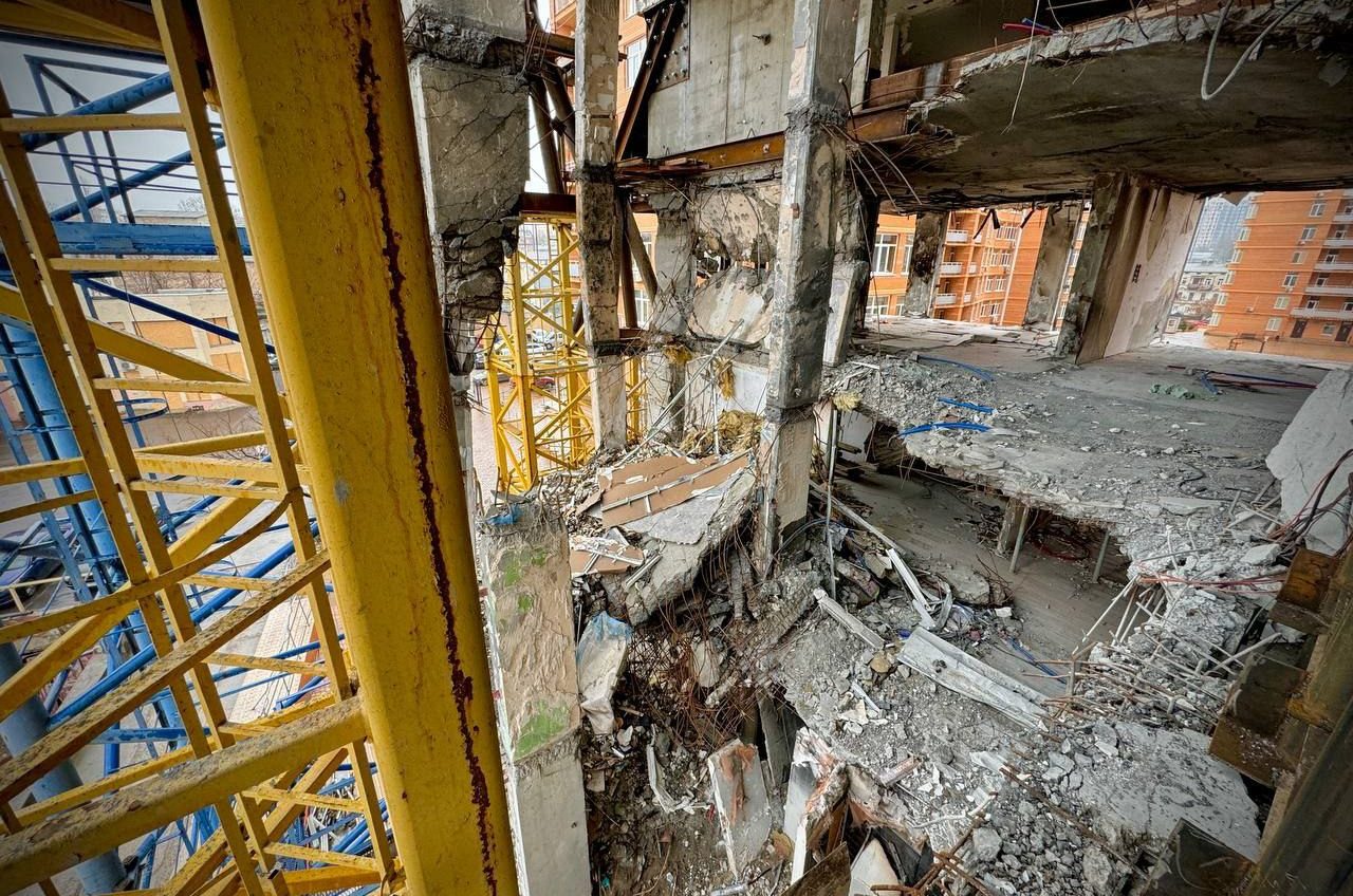 Зруйнований російською ракетою ЖК «Люксембург» в Одесі має шанс на відновлення: стабілізаційні роботи завершено (фото) «фото»