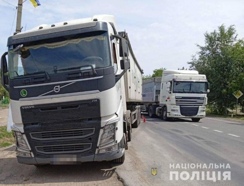 На трасі Одеса-Рені вантажівка насмерть збила людину: подробиці «фото»