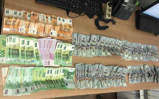 Одеські митники вилучили незадекларованої валюти на понад 3,8 млн гривень (фото) «фото»