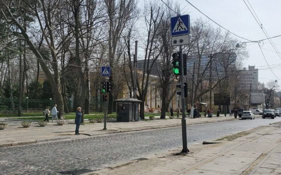 В Одесі встановлюють світлофори з «безперебійниками»: будуть працювати без електропостачання (фото) «фото»