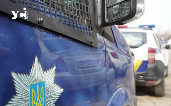В Одесі затримали двох грабіжників, які полювали за мобільними телефонами у жінок «фото»