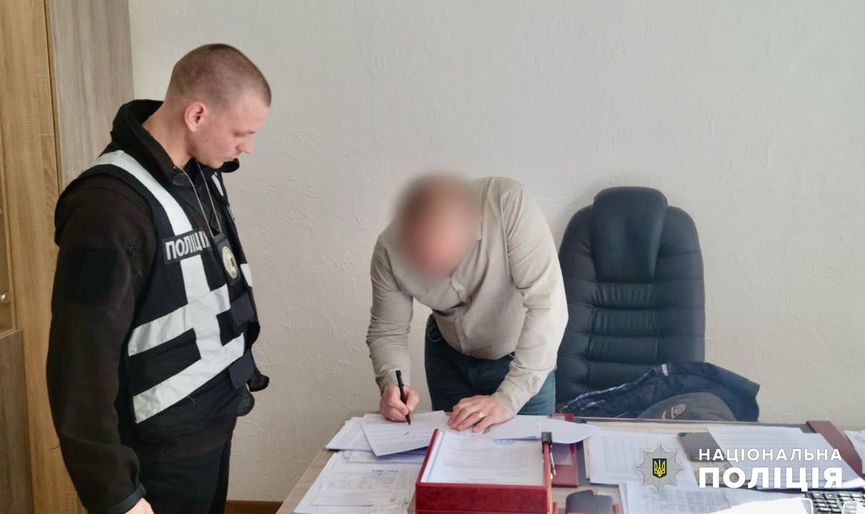 Хитрий план: директор КП на Одещині отримував зарплату за неіснуючих працівників (фото) «фото»