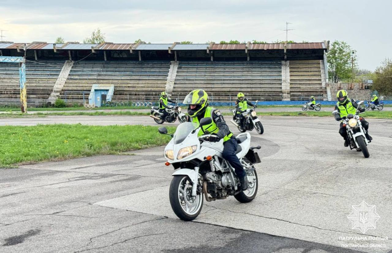 Мотопатрульні Одеси вдосконалили свої навички їзди на двоколісному  транспорті у Полтаві (фото) — УСІ Online
