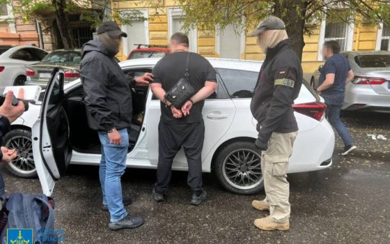 В Одесі на хабарі затримали патрульного (фото) «фото»