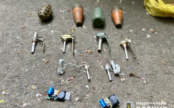 Хлопець відкрив торгівлю гранатами в Одесі та готував на продаж інші боєприпаси та зброю (фото, відео) «фото»
