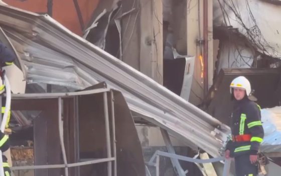 В Одесі показали пожежу внаслідок ракетної атаки рашистів: загинула людина (відео) «фото»
