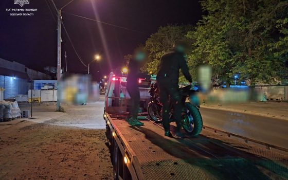 В Одесі чоловік їздив містом з підробленим посвідченням на вкраденому мотоциклі (фото) «фото»