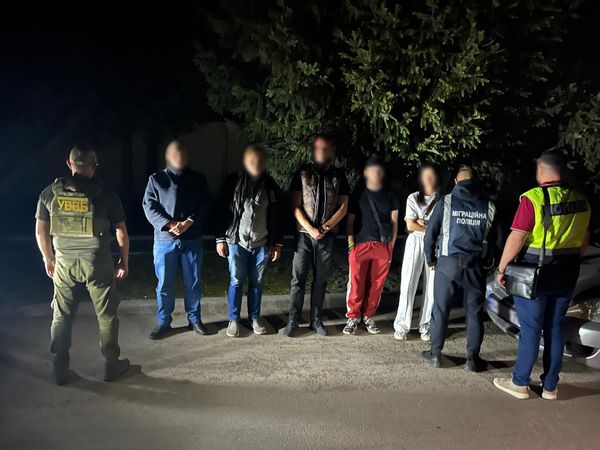 Біля кордону на Одещині затримали жінку-переправницю ухилянтів зі спільниками «фото»