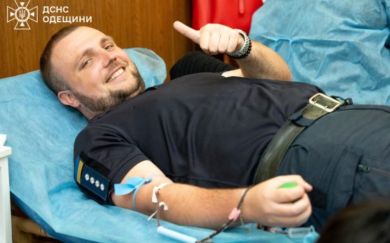 Спасати життя усіма доступними способами: рятувальники Одещини здали кров для захисників України (фото) «фото»