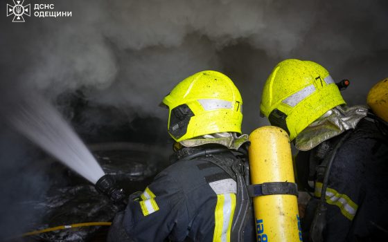 В Одесі на Молдаванці спалахнув склад: пожежники працювали за підвищеним номером виклику (фото) «фото»