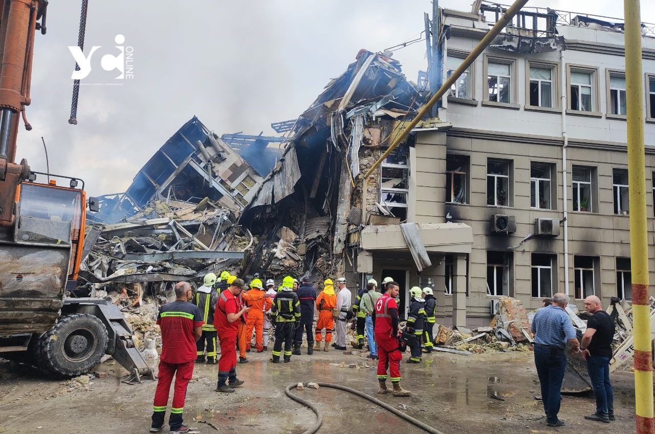 В Одесі планують відремонтувати пошкоджений обстрілом будинок у центрі «фото»