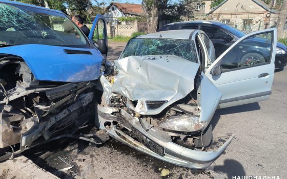 В Одесі сталася руйнівна ДТП: водійка та пасажир автомобіля у лікарні (фото) «фото»