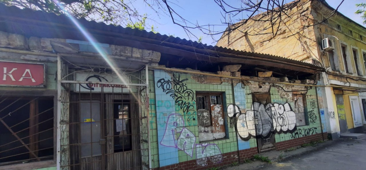 Екоінспектори показали, як виглядають «будинки-привиди» Пересипського району Одеси (фото) «фото»