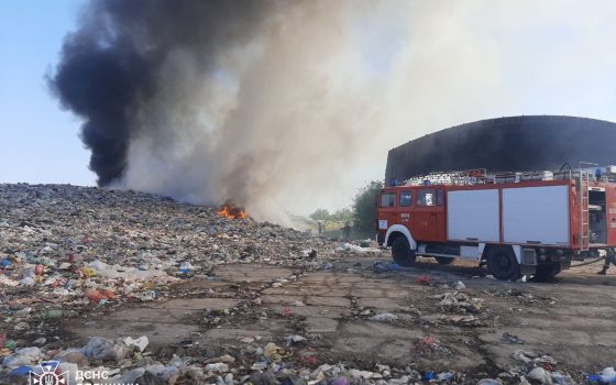 У Білгород-Дністровському районі спалахнула масштабна пожежа на сміттєзвалищі (фото) «фото»