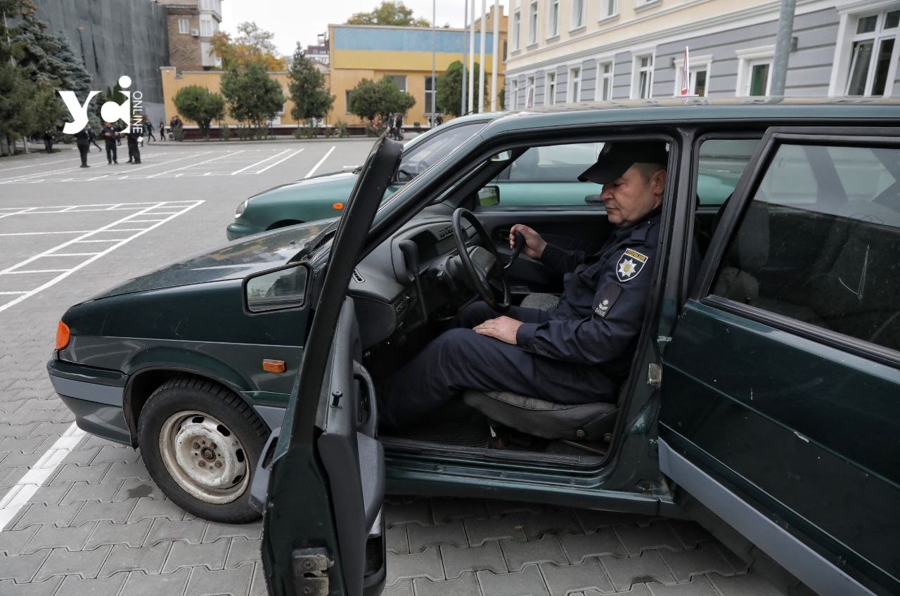 В Україні по-новому відзначатимуть учбові автомобілі «фото»