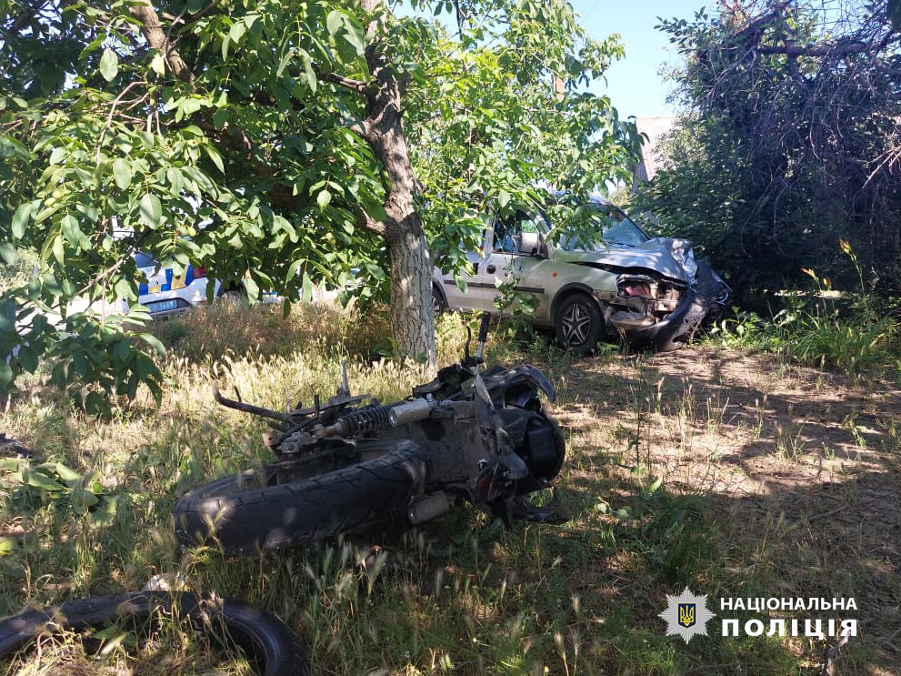 На Одещині п’яний водій виїхав на зустрічку та збив мотоцикліста (фото) «фото»