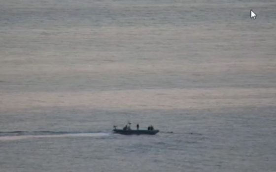 В морі біля одеського пляжу військові моряки врятували п’ятьох людей (фото) «фото»