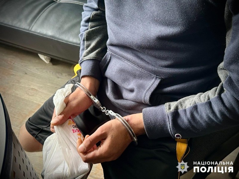 «Дай закурити», гроші та телефон: в Одесі на 7 років засудили вуличного грабіжника-рецидивіста «фото»