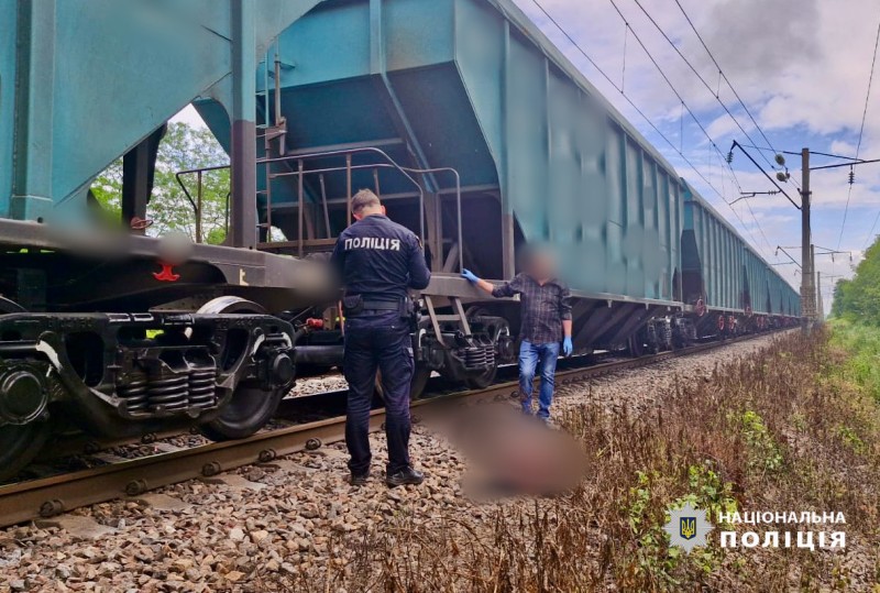У Подільському районі Одещини 15-річна дівчина загинула під потягом «фото»