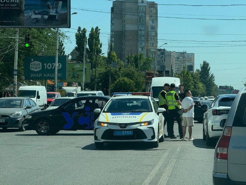 В Одесі сталась ДТП за участю трьох автівок: рух ускладнено «фото»