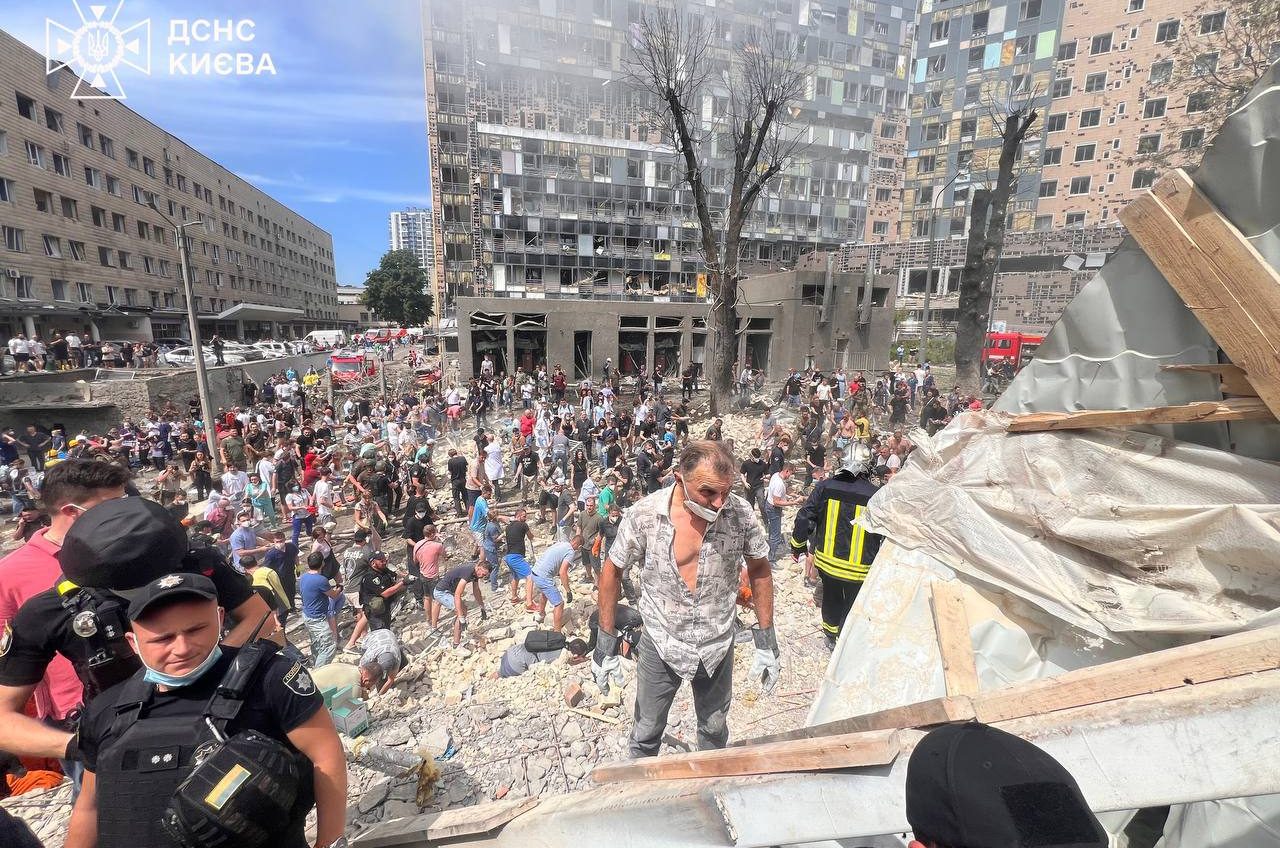 Масована атака на Україну: багато загиблих і поранених (ОНОВЛЮЄТЬСЯ, фото) «фото»