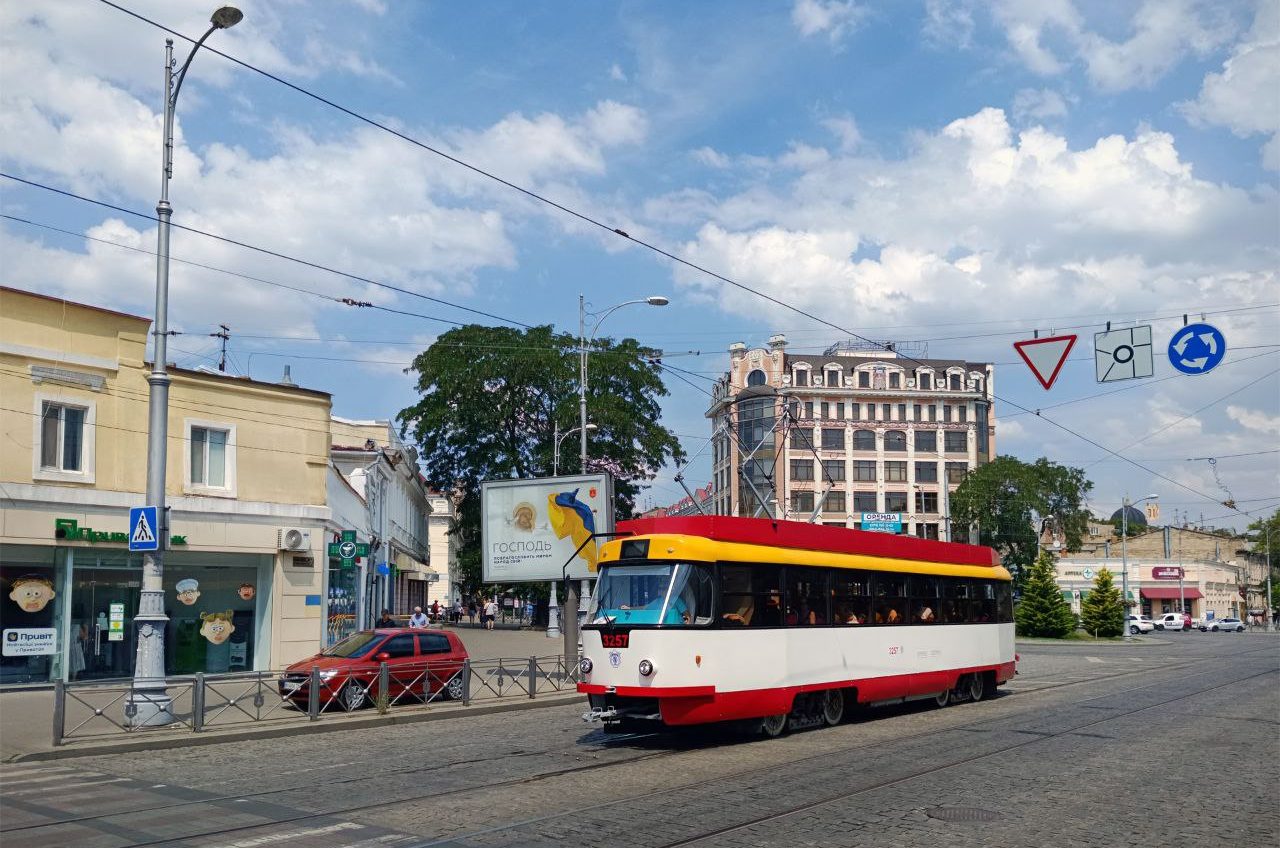 В місті спека, Одеса має трамваї з кондиціонерами: але є нюанс «фото»