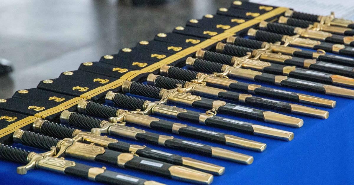 Український флот поповнився новими офіцерами: як пройшов випуск в Інституті Військово-Морських Сил (фото) «фото»