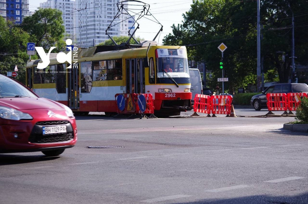 На площі Толбухіна тимчасово змінять рух трамваїв «фото»