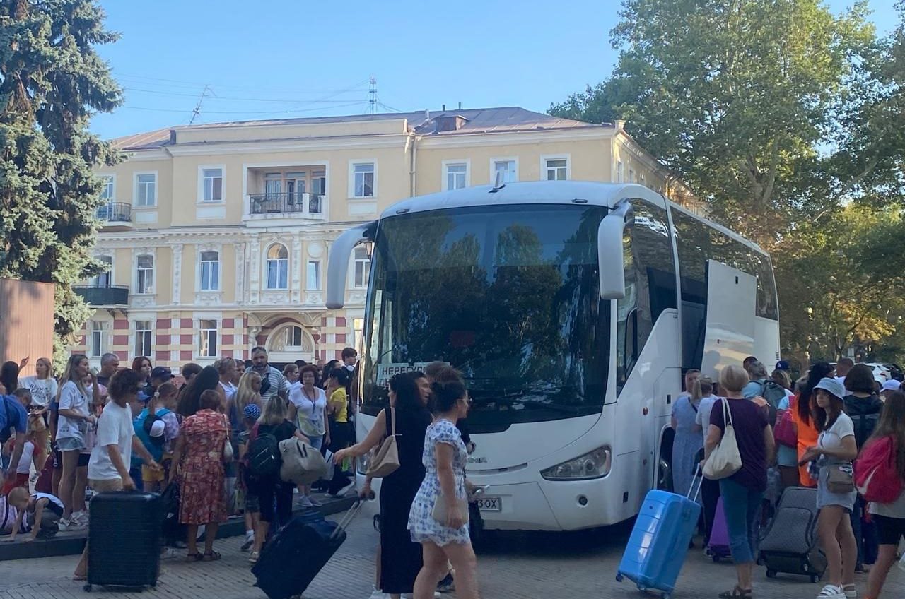 Діти військових та пожежників вирушили на відпочинок до Греції (фото) «фото»