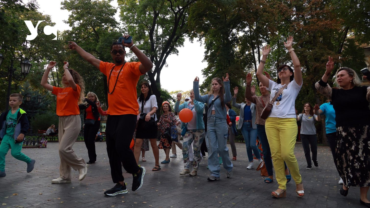 В центрі Одесі містяни та гості міста танцювали Сальсу (фото) «фото»