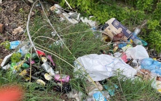 Величезний смітник біля дитячого майданчику в Одесі прибрано (фото) «фото»