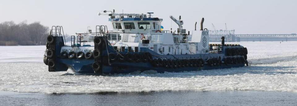 Чорноморський порт надасть АМПУ послуги двох буксирів-криголамів за 16 мільйонів «фото»