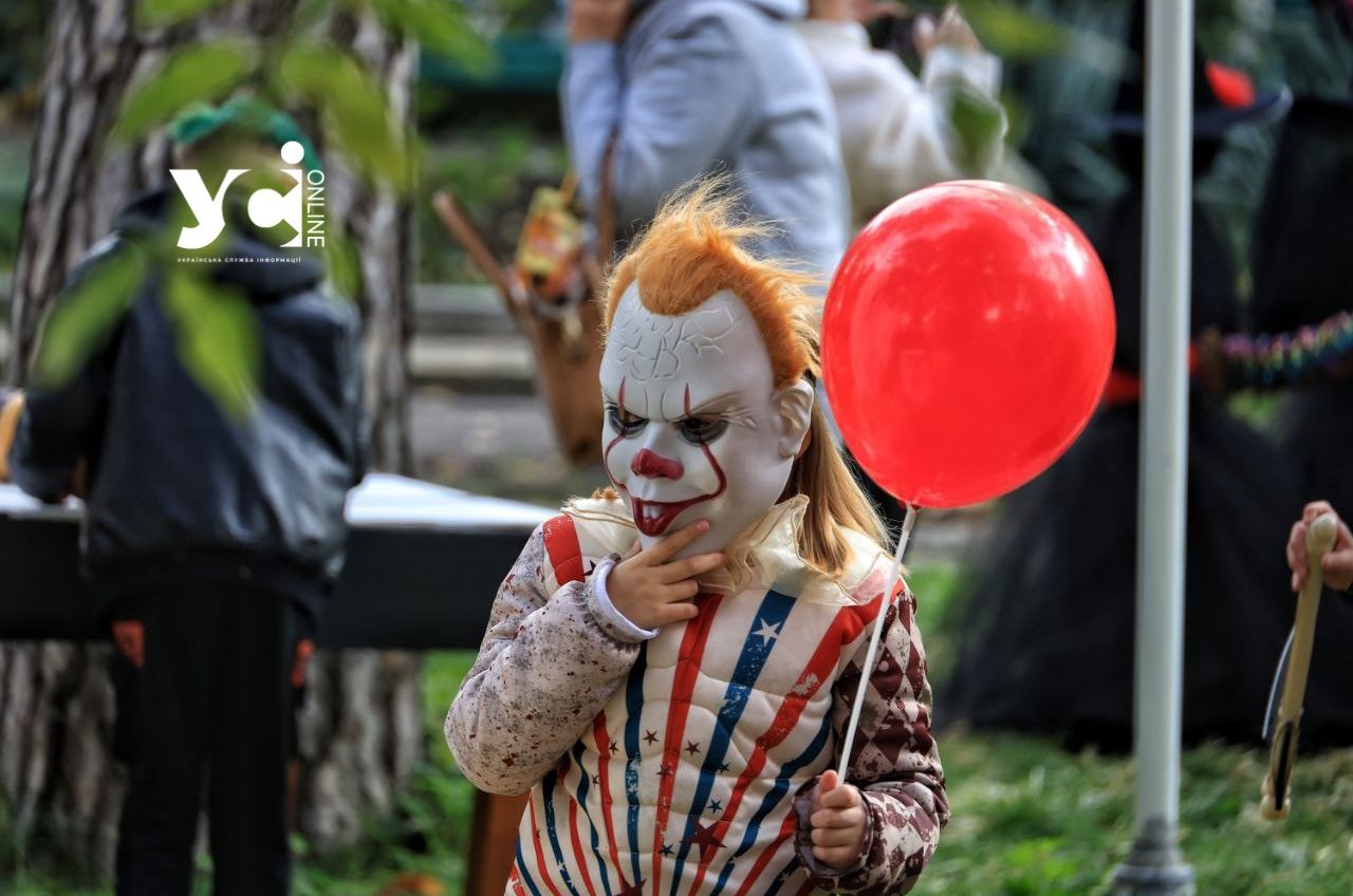 Малефісента, Пенівайс та привиди – в Одесі проходить «Halloween festival» (фото) «фото»