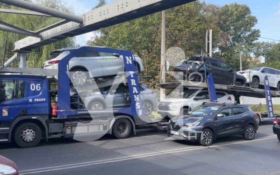 ДТП на Водопровідній: автовоз врізався у міст (фото, відео) «фото»