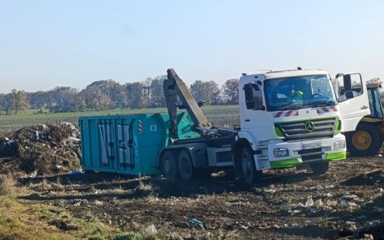 Мешканці села на Одещині влаштували звалище просто біля кладовища (фото) «фото»