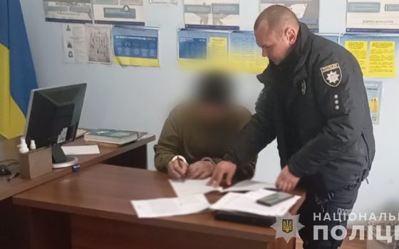 Чоловіку, який вбив 5-річну онучку своєї співмешканки, повідомили про підозру «фото»