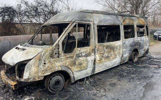 Невідомі спалили евакуаційний автобус Благодійного фонду «Пліч-о-пліч» (фото) «фото»