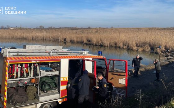 На Одещині в озері Ялпуг водолази шукають зниклого рибалку (фото) «фото»