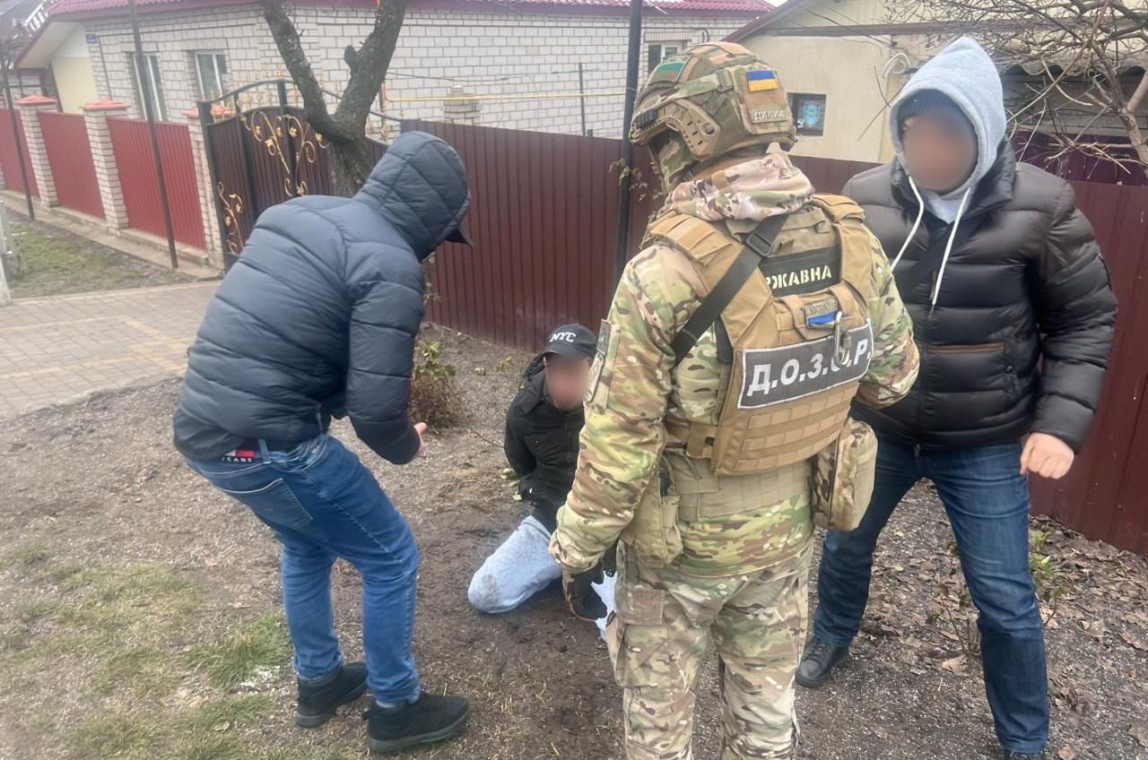 На Одещині двоє ув’язнених і їхній поплічник на свободі вимагали гроші з прикордонників (фото) «фото»