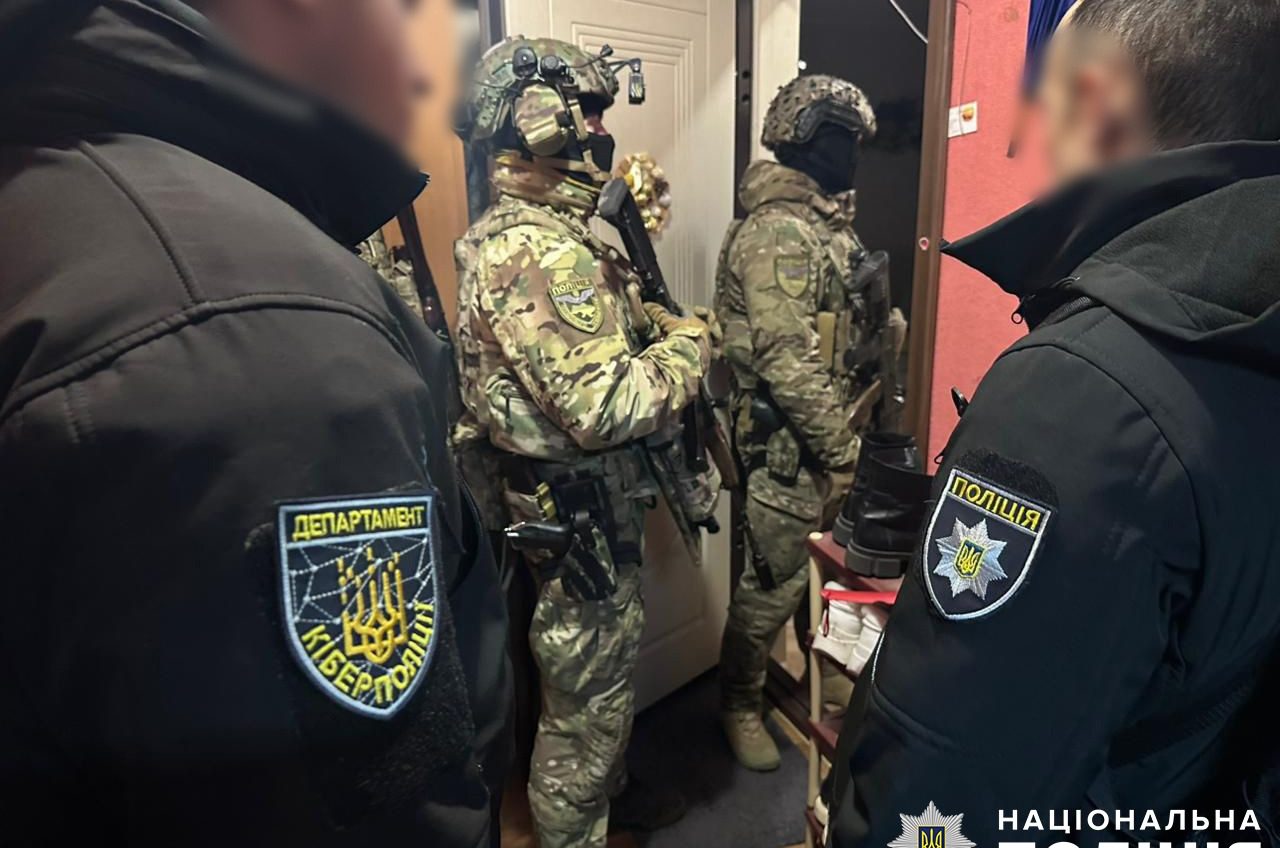 Нацполіція проводить понад 200 обшуків у справах щодо незаконного перетину кордону військовозобовʼязаними (фото) «фото»